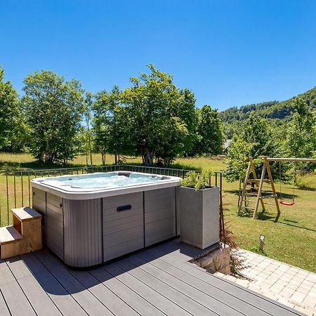 Modern Alpine Monsalbius Chalet Baske Ostarije Esterno foto