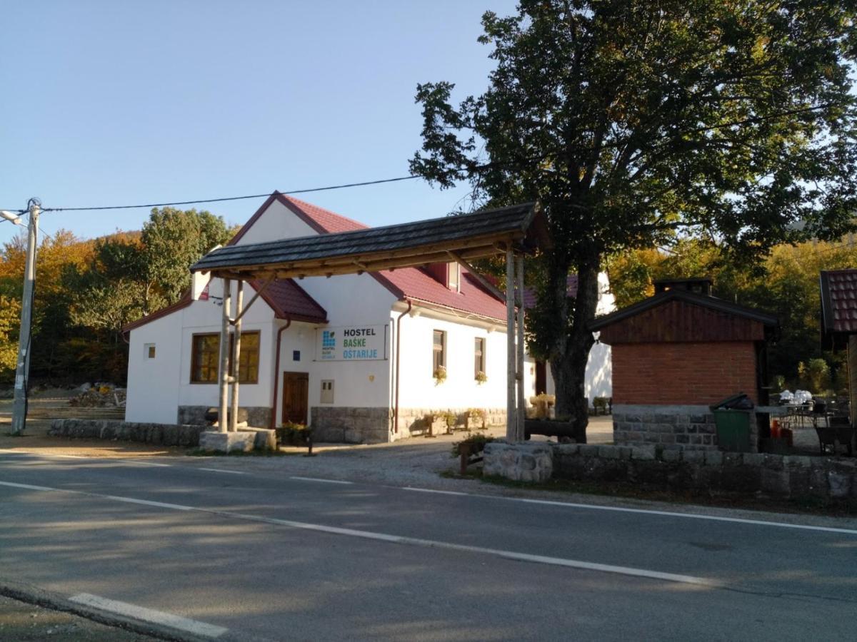 Modern Alpine Monsalbius Chalet Baske Ostarije Esterno foto