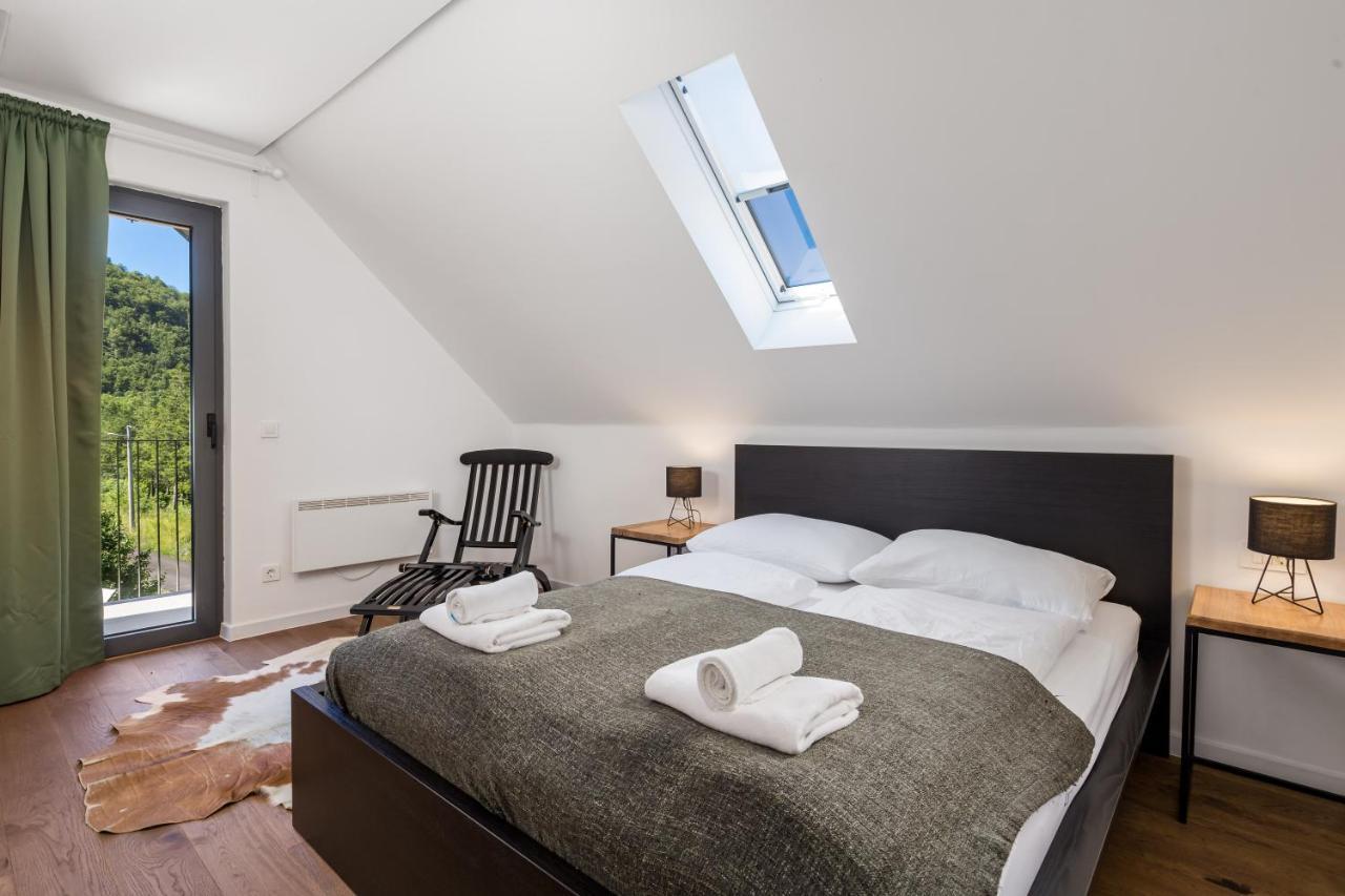 Modern Alpine Monsalbius Chalet Baske Ostarije Esterno foto