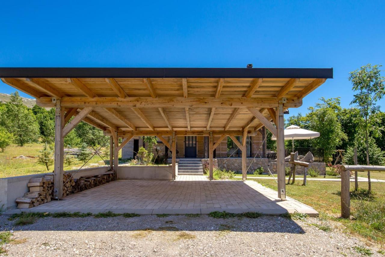 Modern Alpine Monsalbius Chalet Baske Ostarije Esterno foto