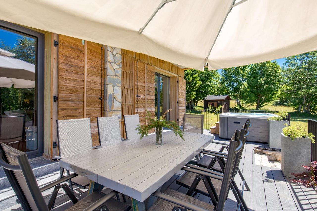 Modern Alpine Monsalbius Chalet Baske Ostarije Esterno foto