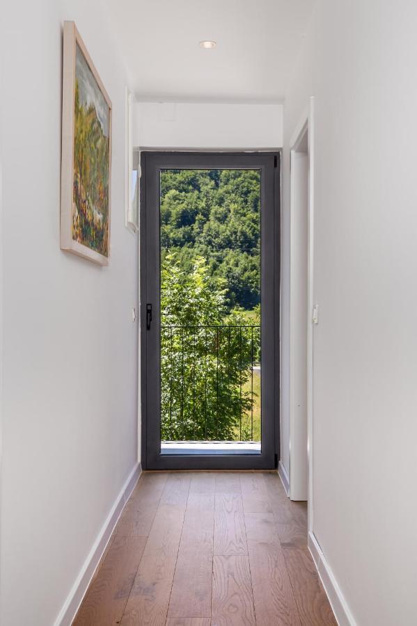 Modern Alpine Monsalbius Chalet Baske Ostarije Esterno foto